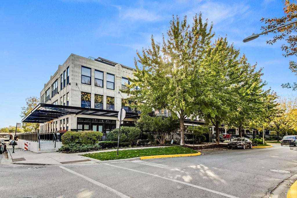 1001 West 15th Street 241, Chicago