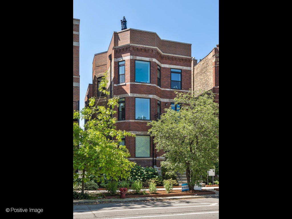 2315 West Roscoe Street 1, Chicago, 60618