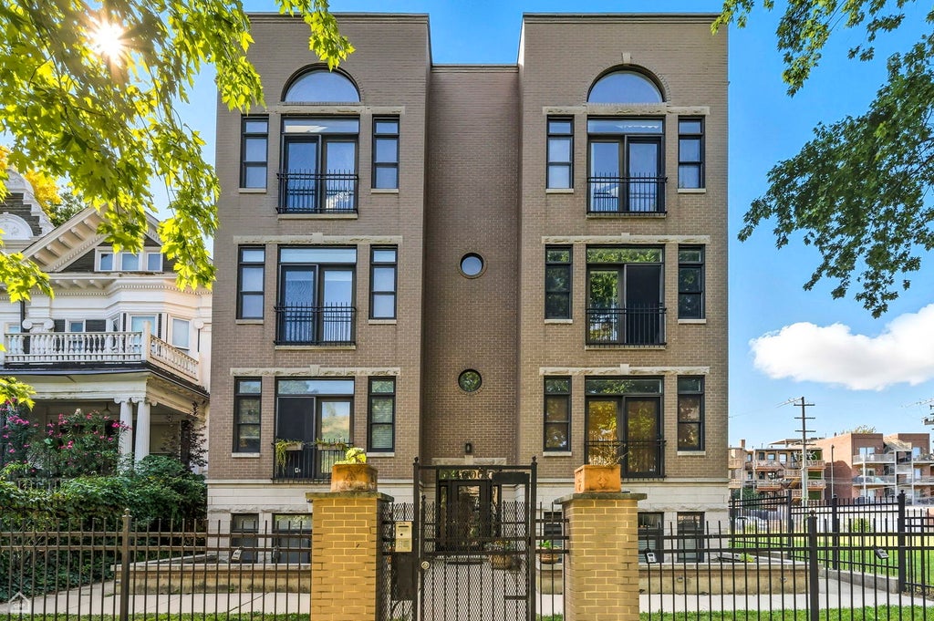 4606 North Malden Street Gs, Chicago