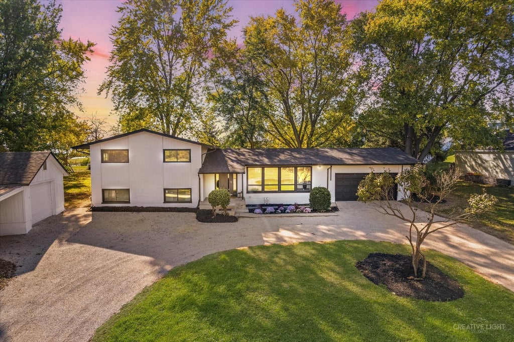 10480 Legion Road, Yorkville