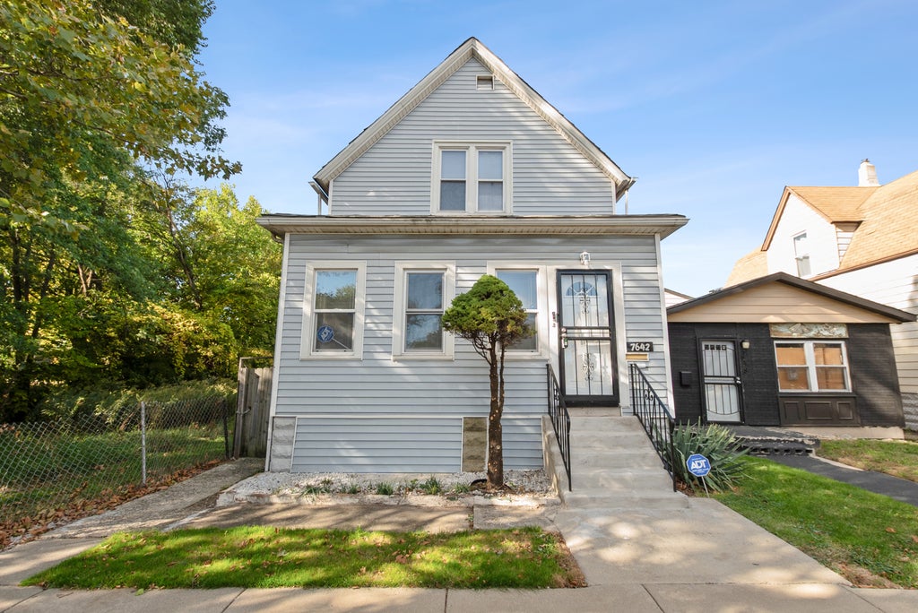 7642 South Dante Avenue, Chicago