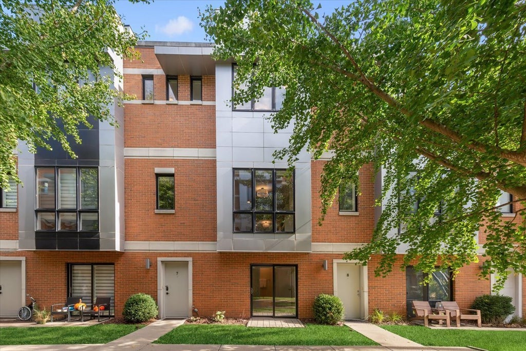 2225 West Madison Street 7, Chicago