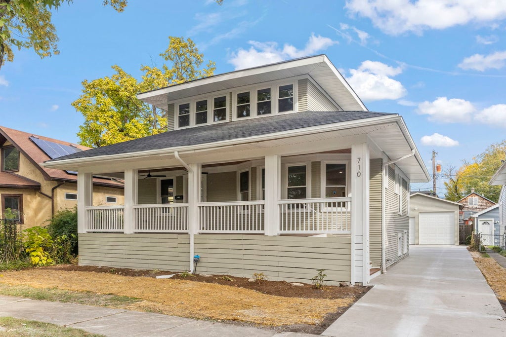 710 North Taylor Avenue, Oak Park