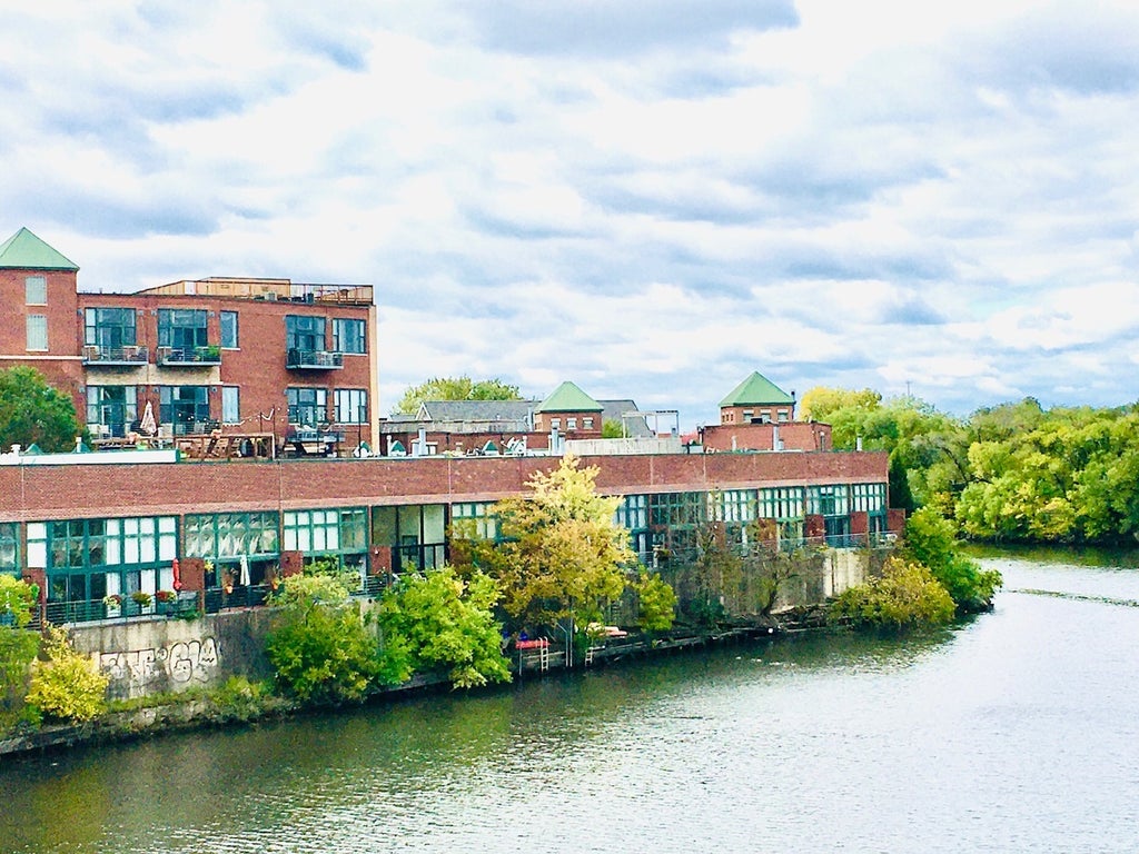 2222 West Diversey Avenue 407, Chicago, 60647