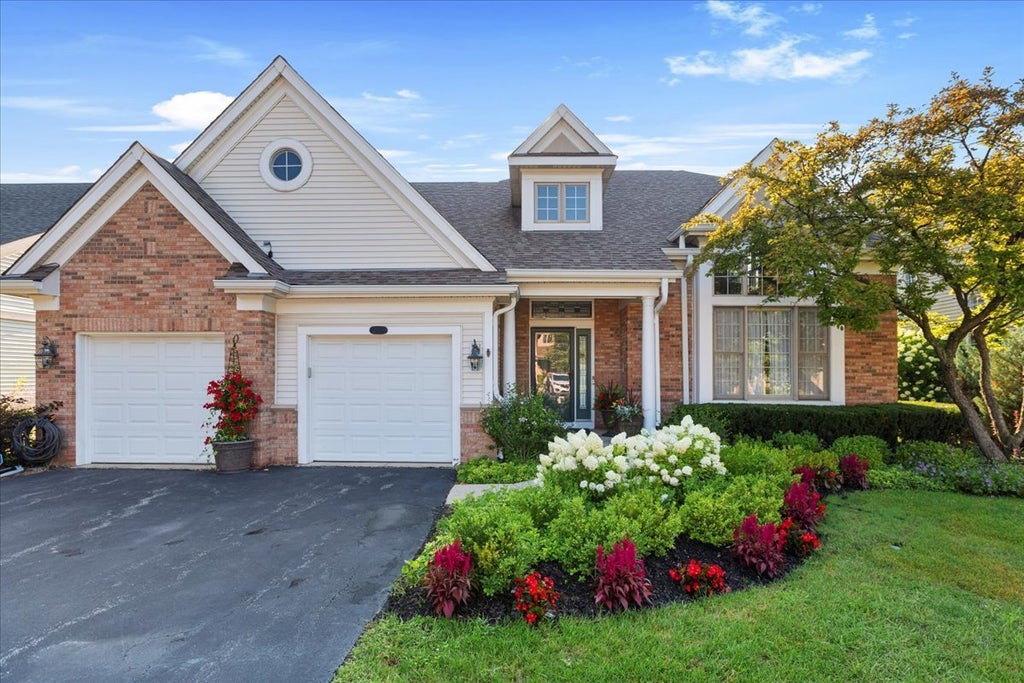 2809 Meadowview Court, Glenview