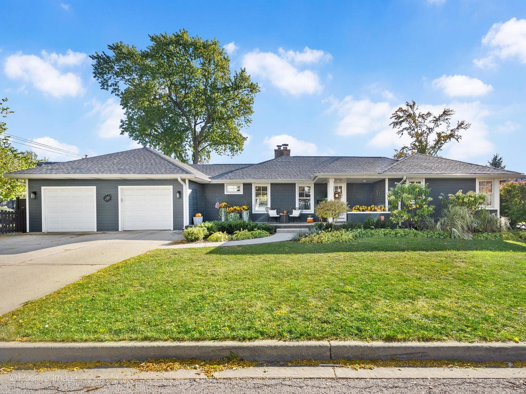 448 West Vallette Street, Elmhurst