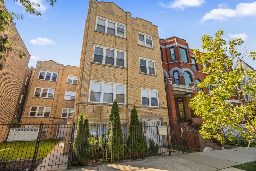 2811 West Washington Boulevard 301, Chicago