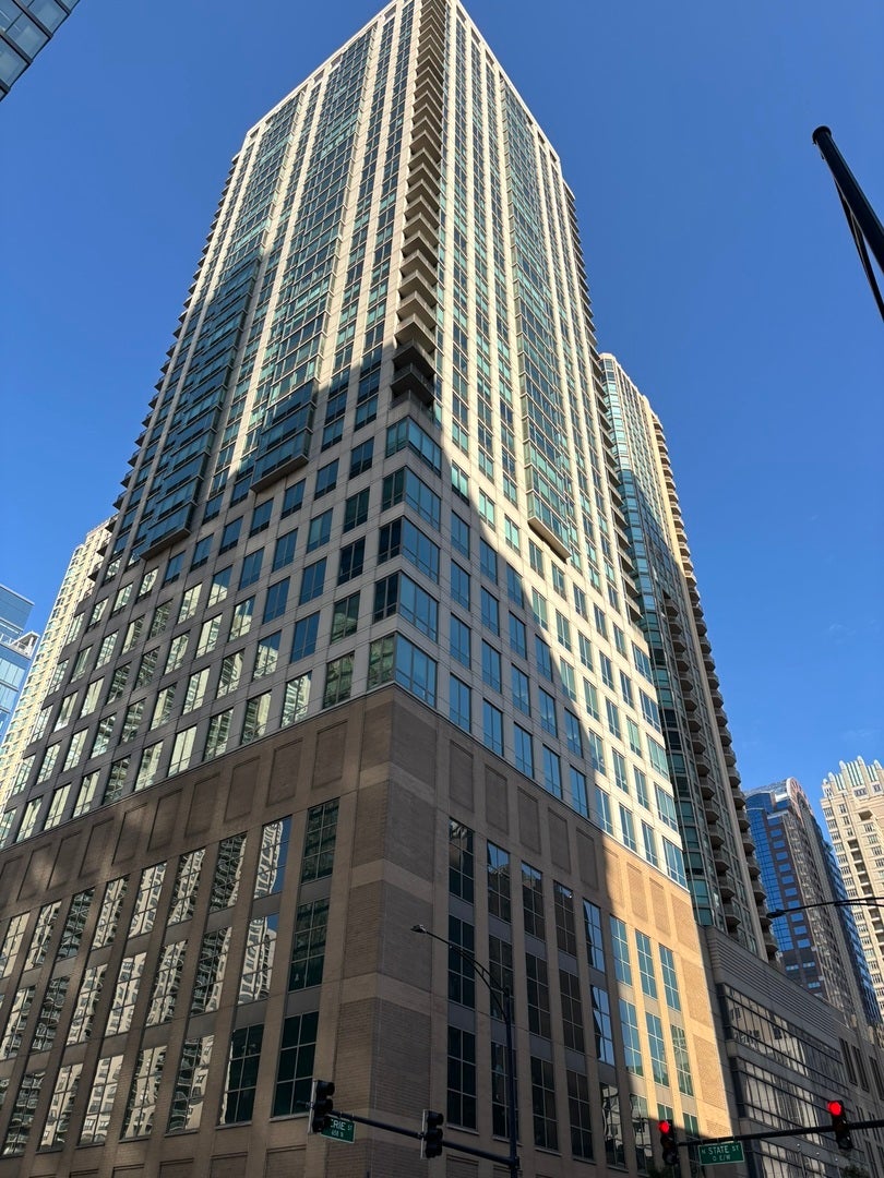 2 East Erie Street 2204, Chicago, 60611