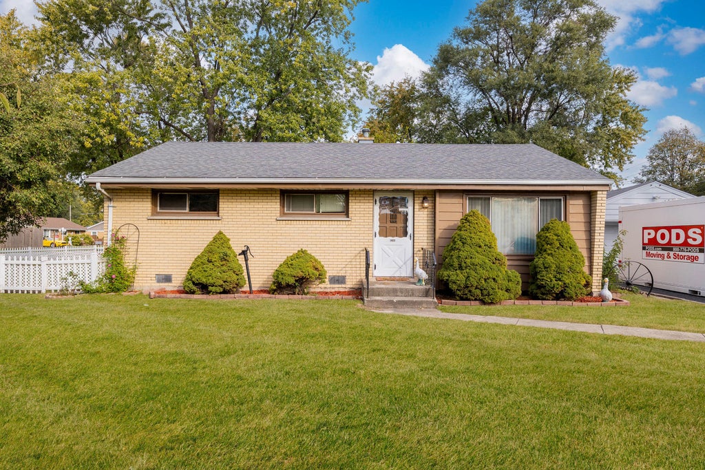 8245 South 83rd Avenue, Justice