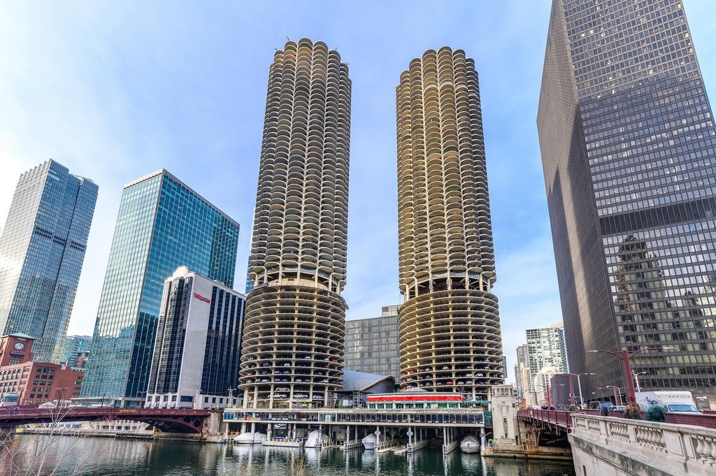 300 North State Street 3008, Chicago, 60654