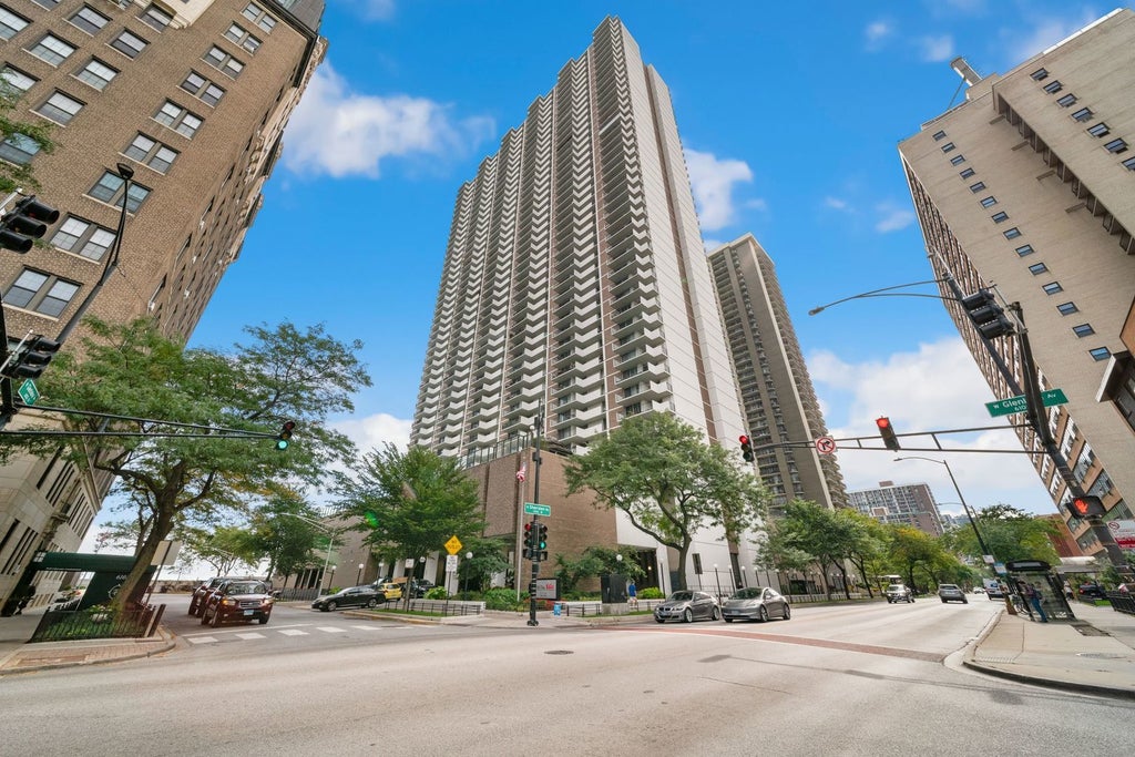 6033 North Sheridan Road 19k, Chicago, 60660