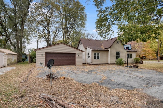 819 East Center Street, Monticello