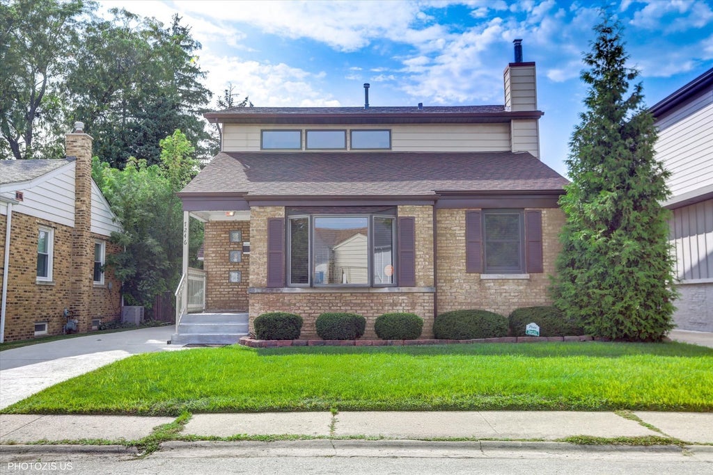 7246 North Meade Avenue, Chicago