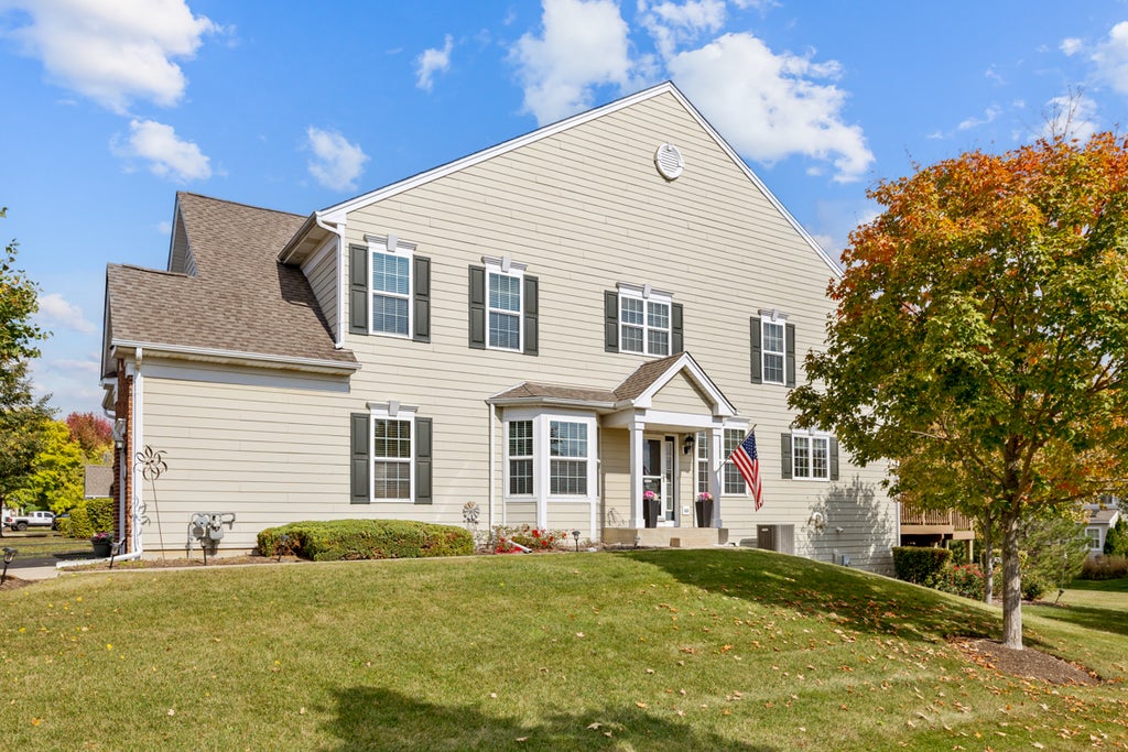 1127 Pine Valley Court, Elgin