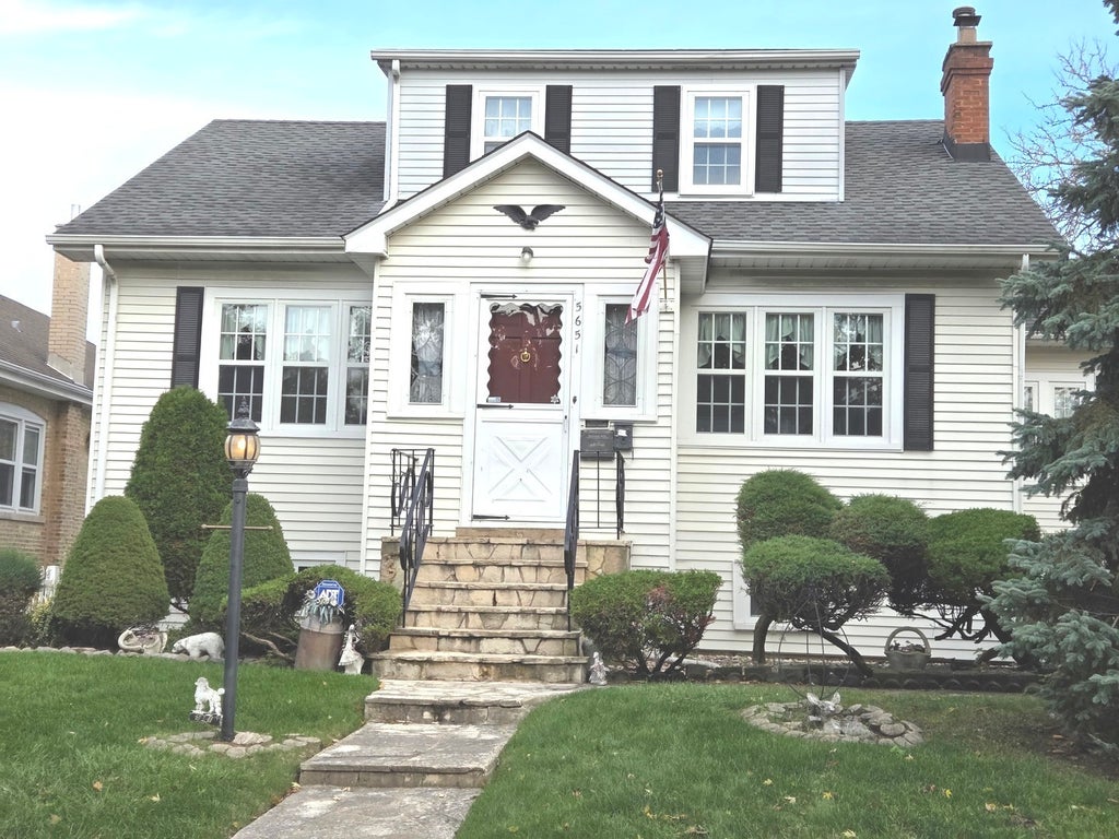 5651 North Neva Avenue, Chicago