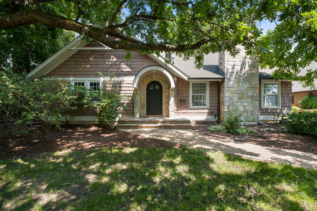 1410 Berkley Court, Deerfield, 60015