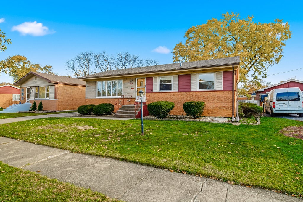 22 Charing Cross Road, Chicago Heights