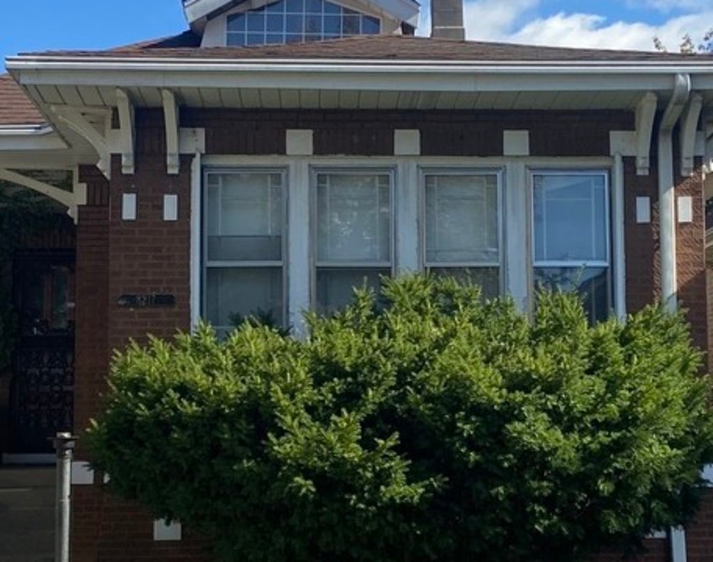 8217 South Justine Street, Chicago