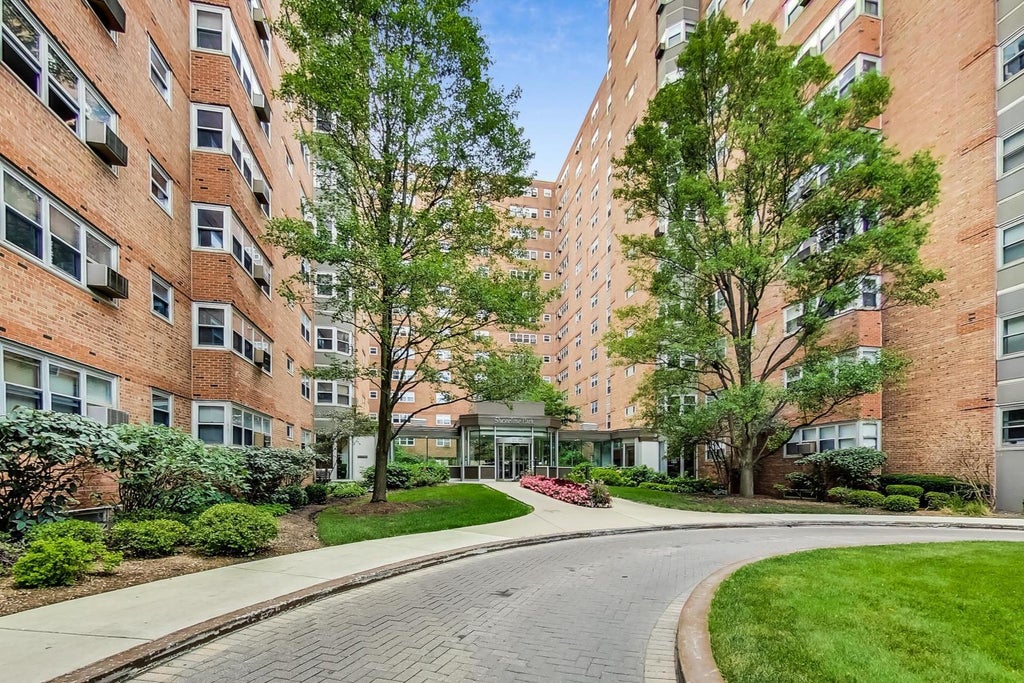 4950 North Marine Drive 1402, Chicago, 60640