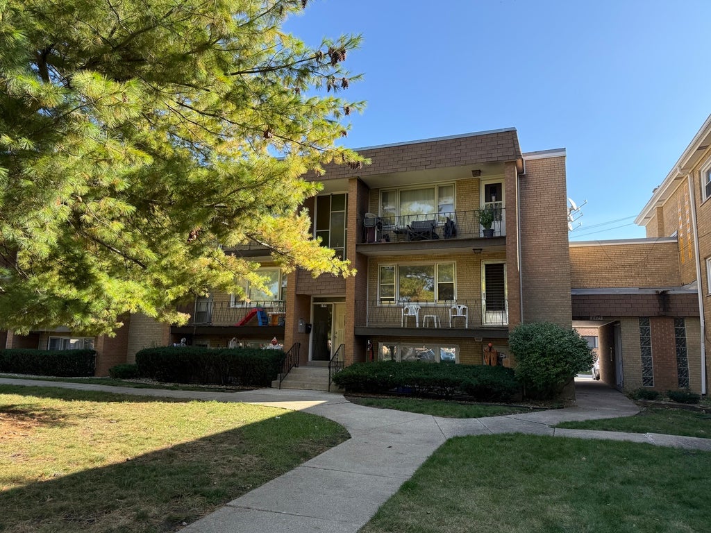 6419 South Oak Park Avenue E-25, Chicago