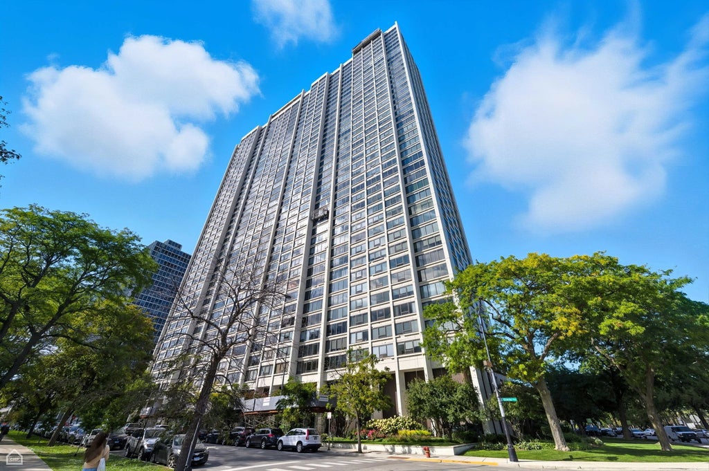 2800 North Lake Shore Drive 305, Chicago