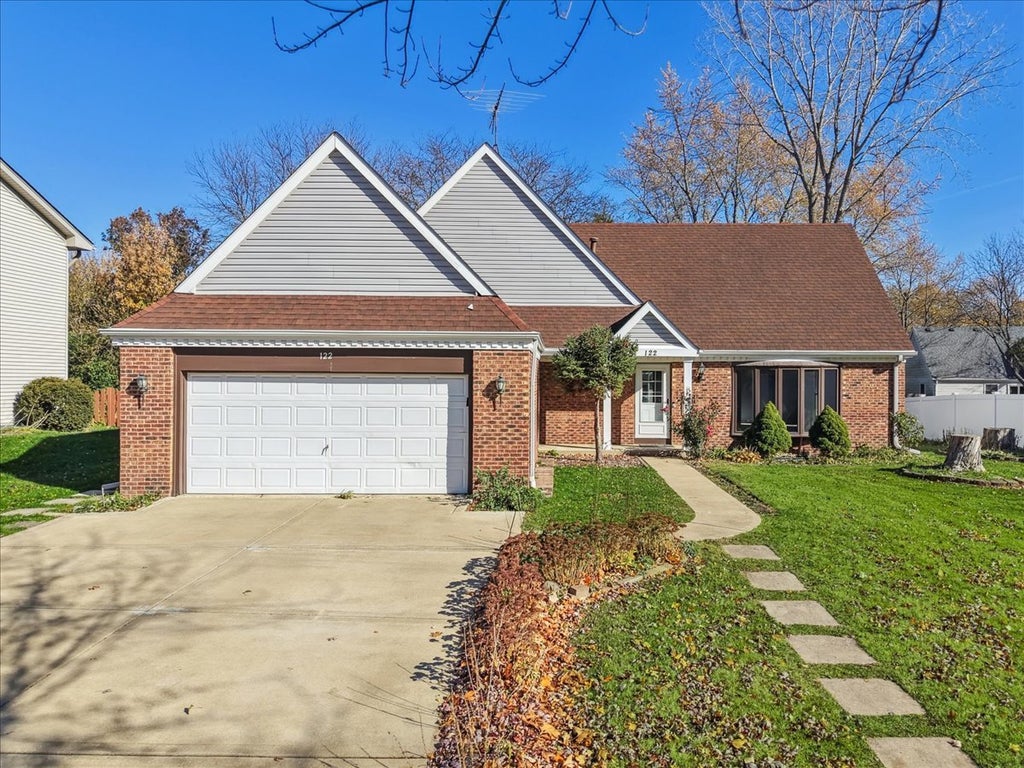 122 Encina Drive, Naperville