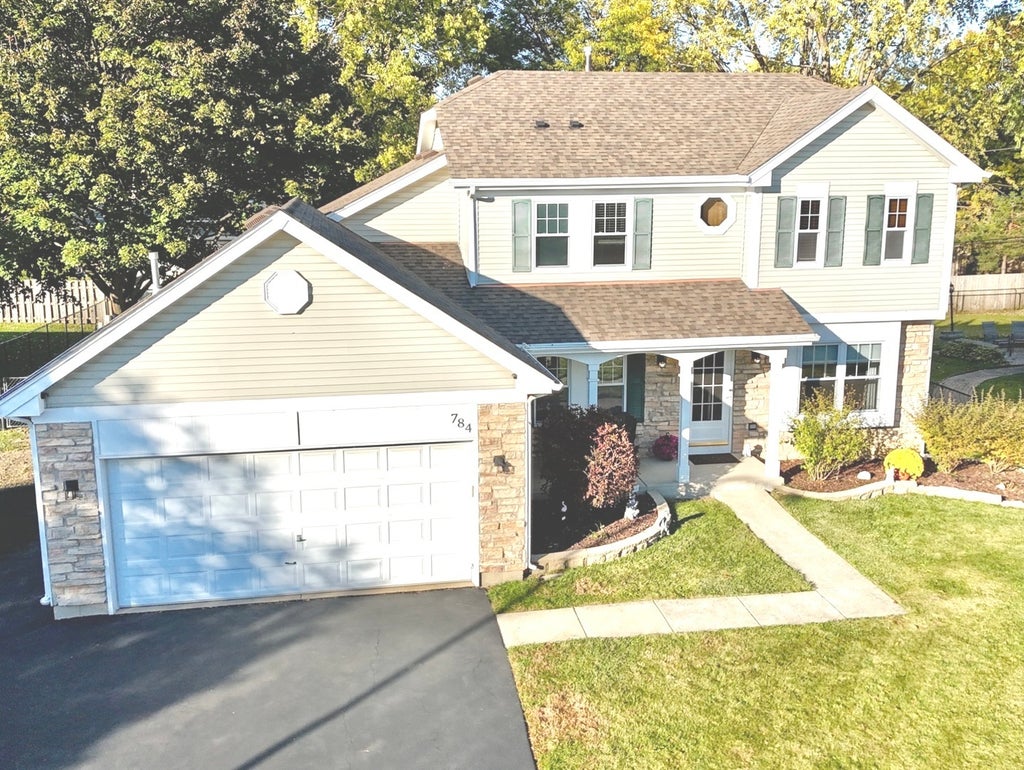 784 Medford Drive, South Elgin