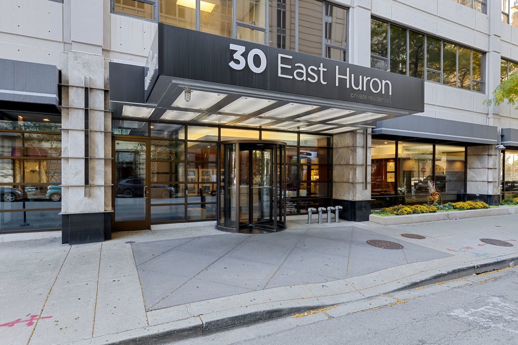 30 East Huron Street E 3410, Chicago, 60611