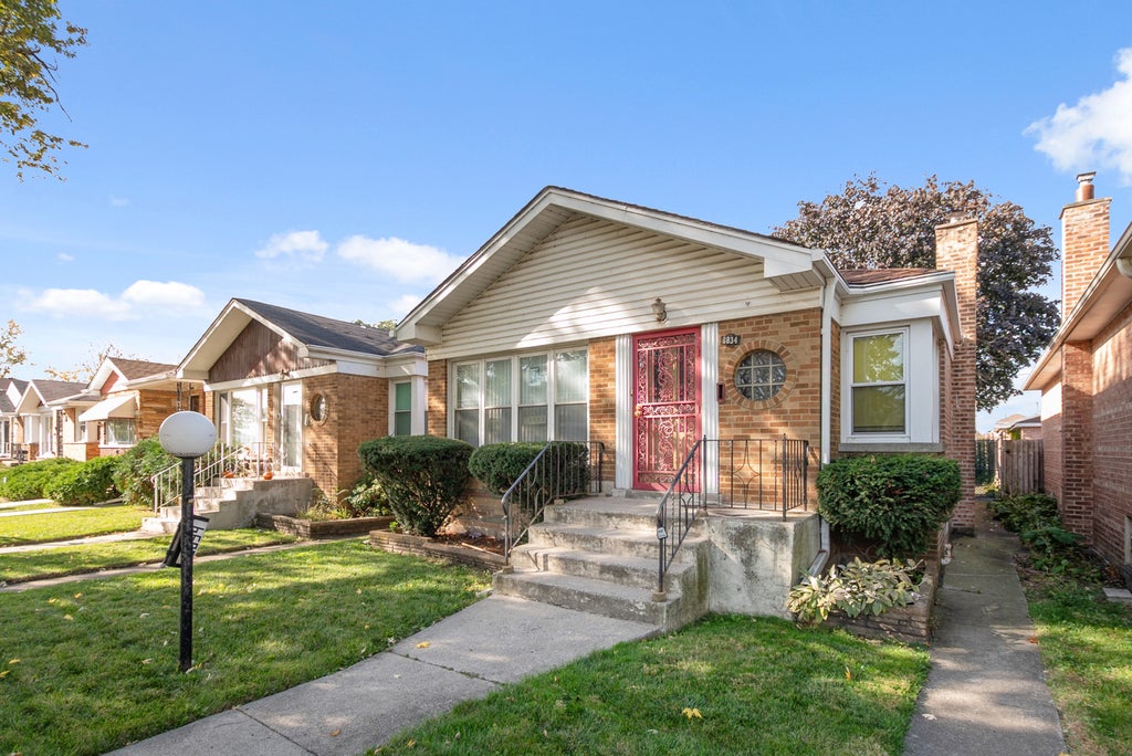 8834 South Oglesby Avenue, Chicago