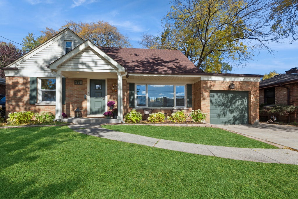 270 Hawthorne Boulevard, Glen Ellyn