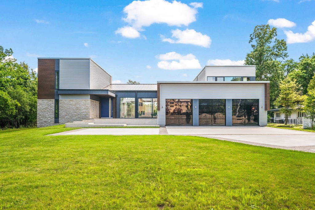 711 Becker Road, Glenview, 60025