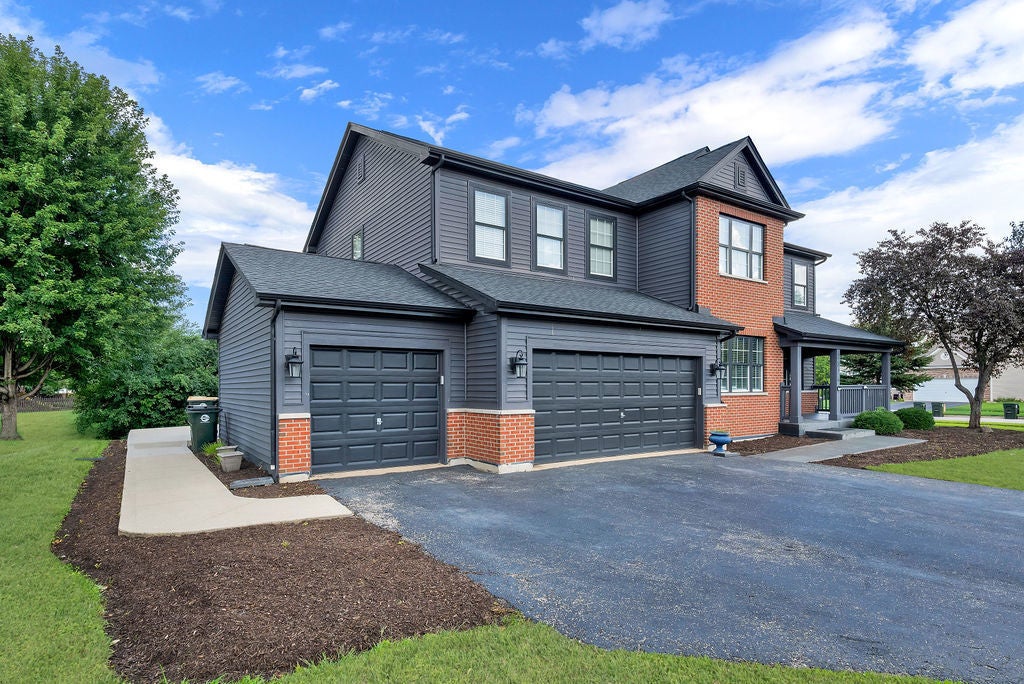 2524 Lyman Loop, Yorkville