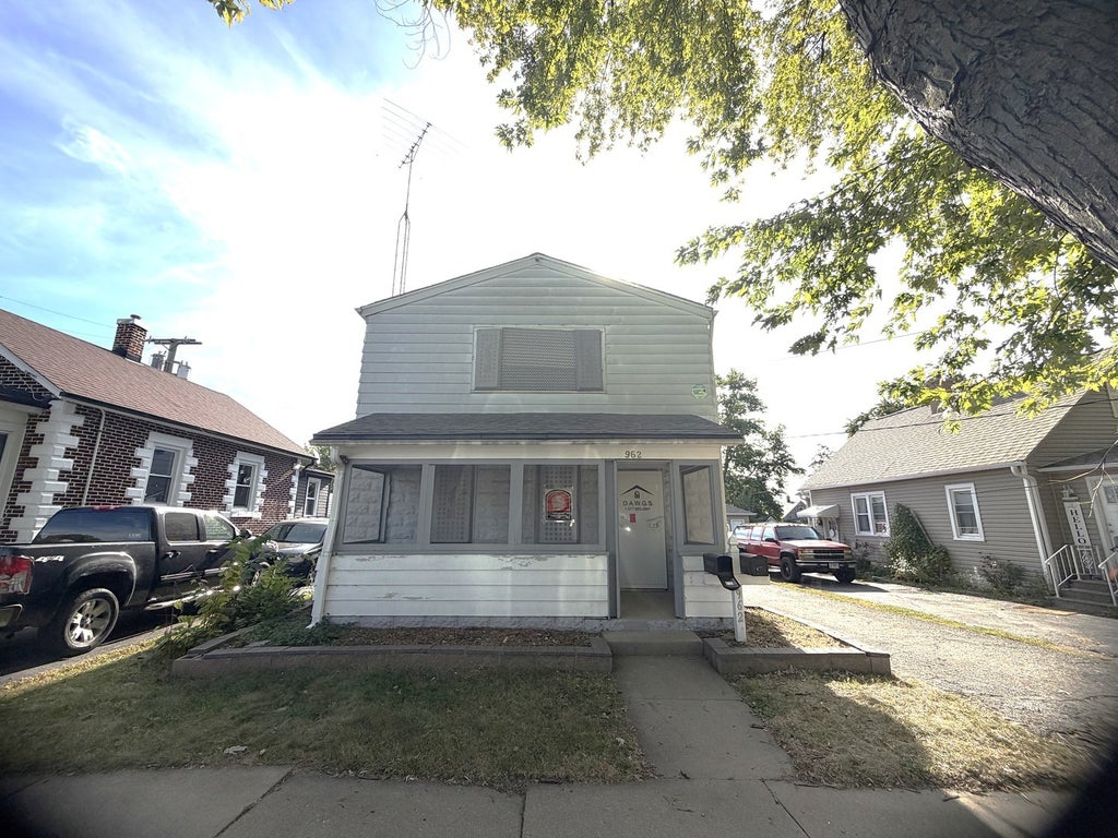 962 Oliver Avenue, Aurora