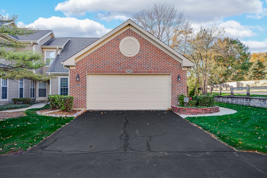 740 Clover Hill Court, Elk Grove Village
