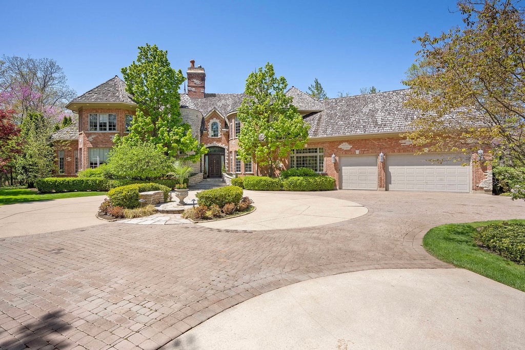 1890 Robinwood Lane, Riverwoods