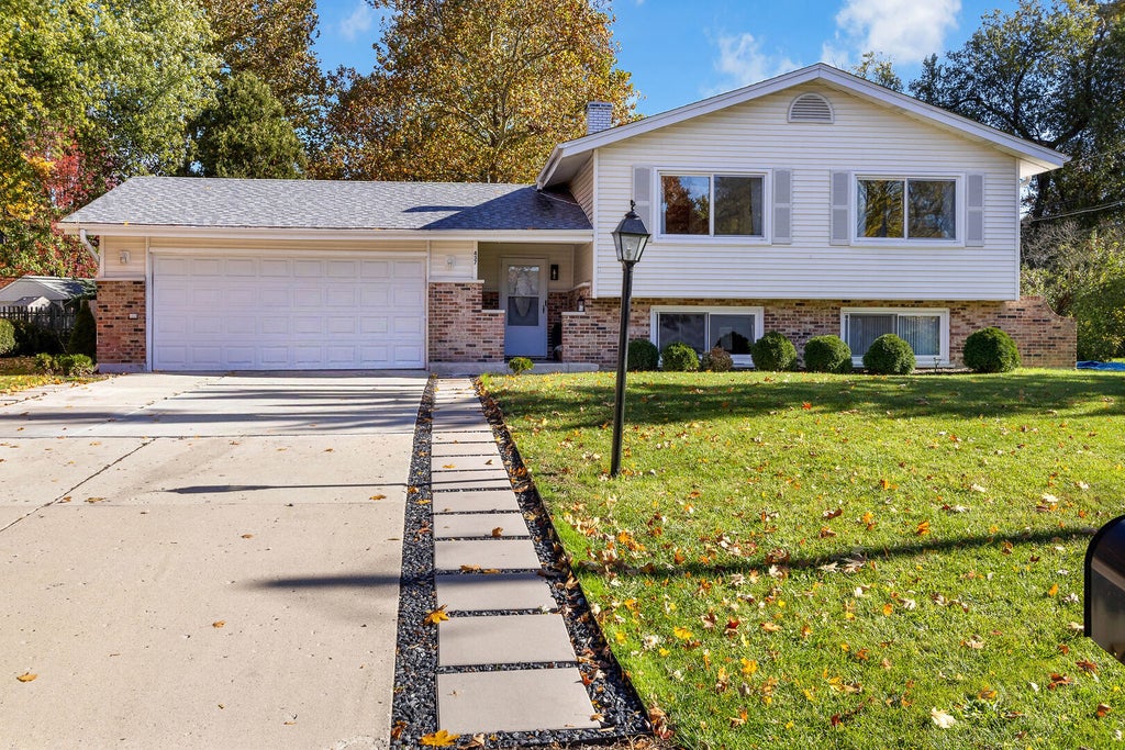 437 Eagle View Drive, Carol Stream