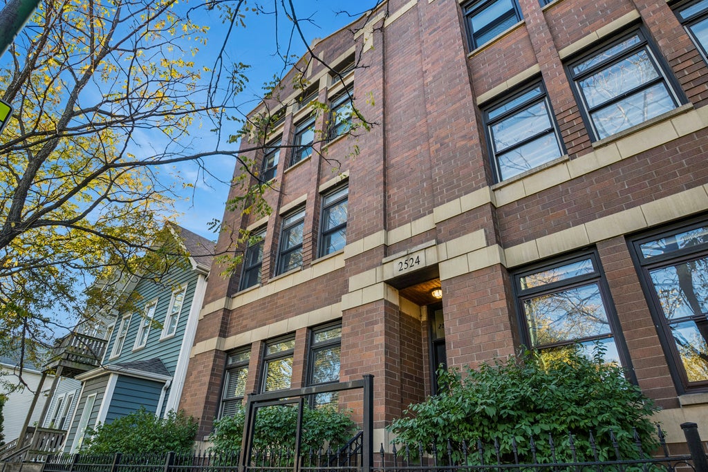 2524 North Ashland Avenue 1s, Chicago