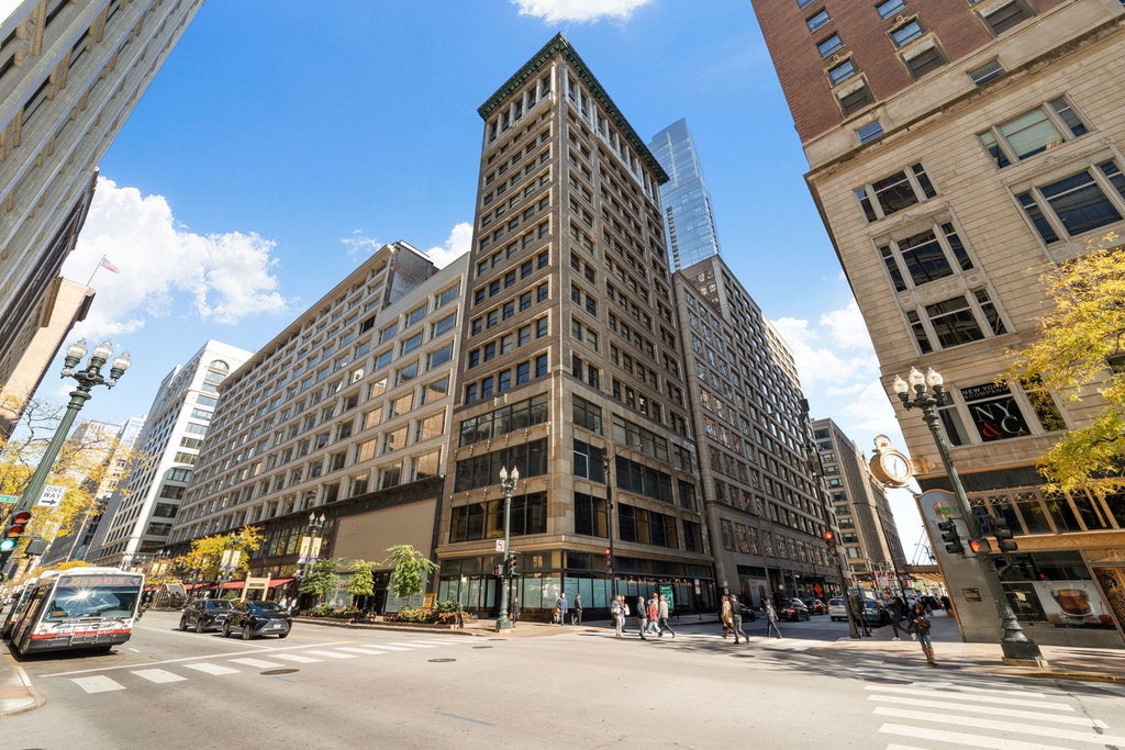 6 East Monroe Street 1403, Chicago, 60603