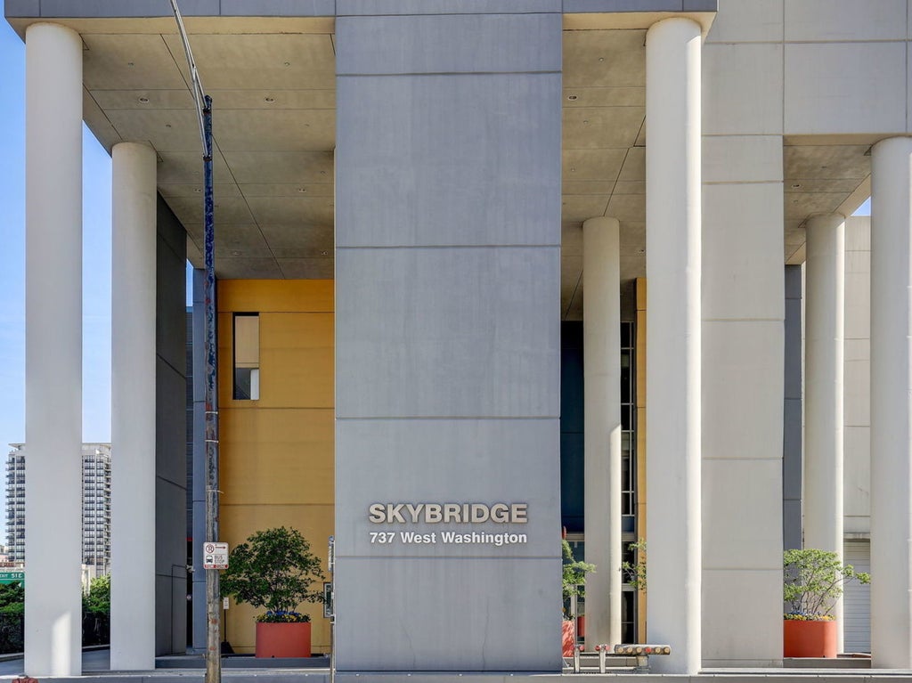 737 West Washington Boulevard 1209, Chicago