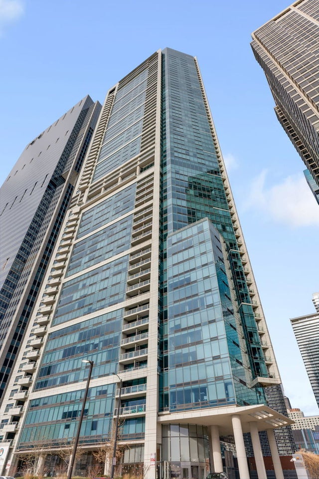 340 East Randolph Street 2905, Chicago