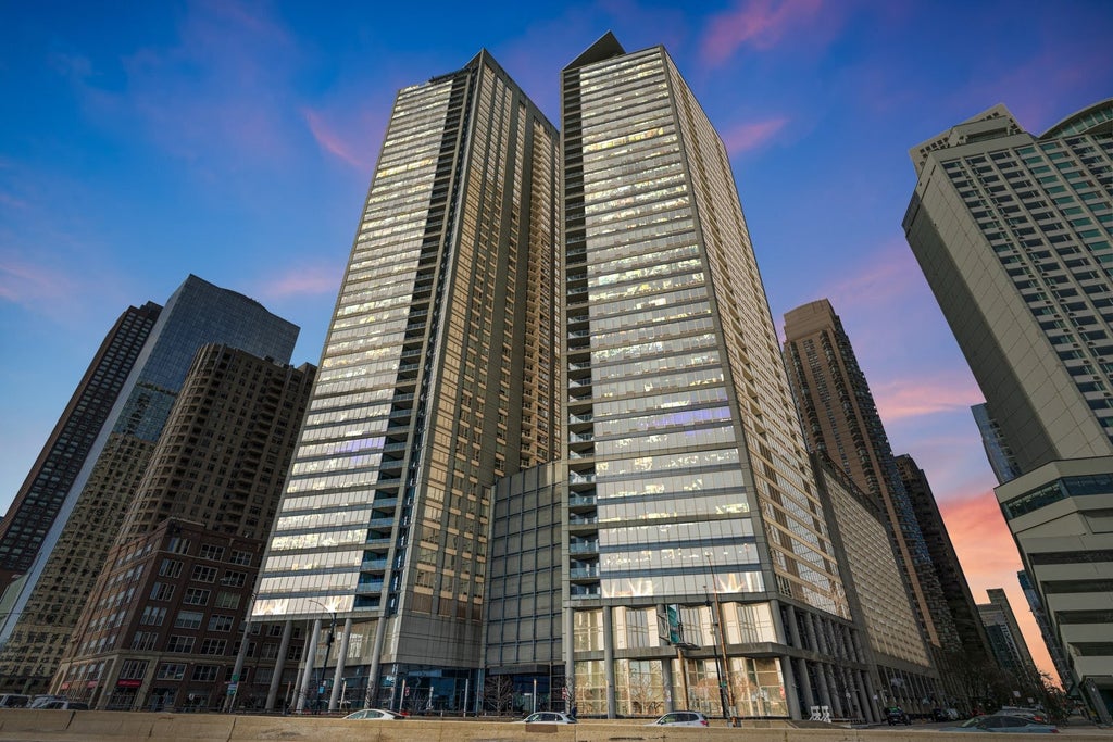 600 North Lake Shore Drive 2707, Chicago, 60611