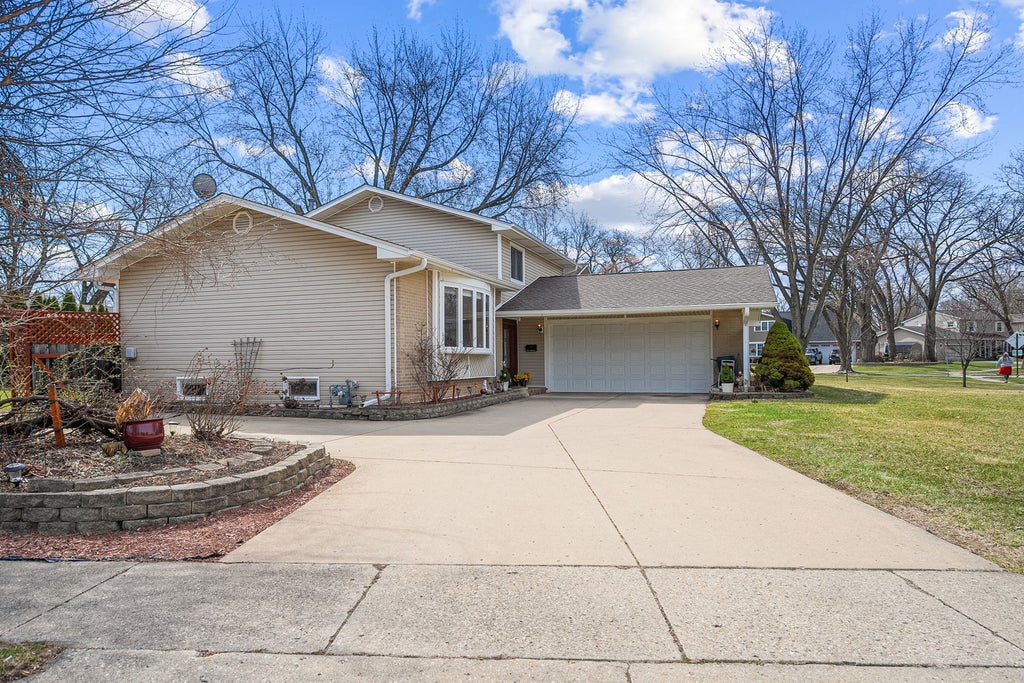 4301 Euclid Avenue, Rolling Meadows