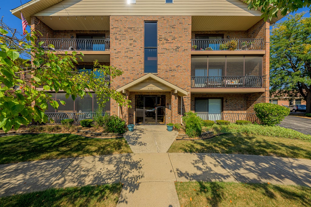 8106 168th Place 3w, Tinley Park