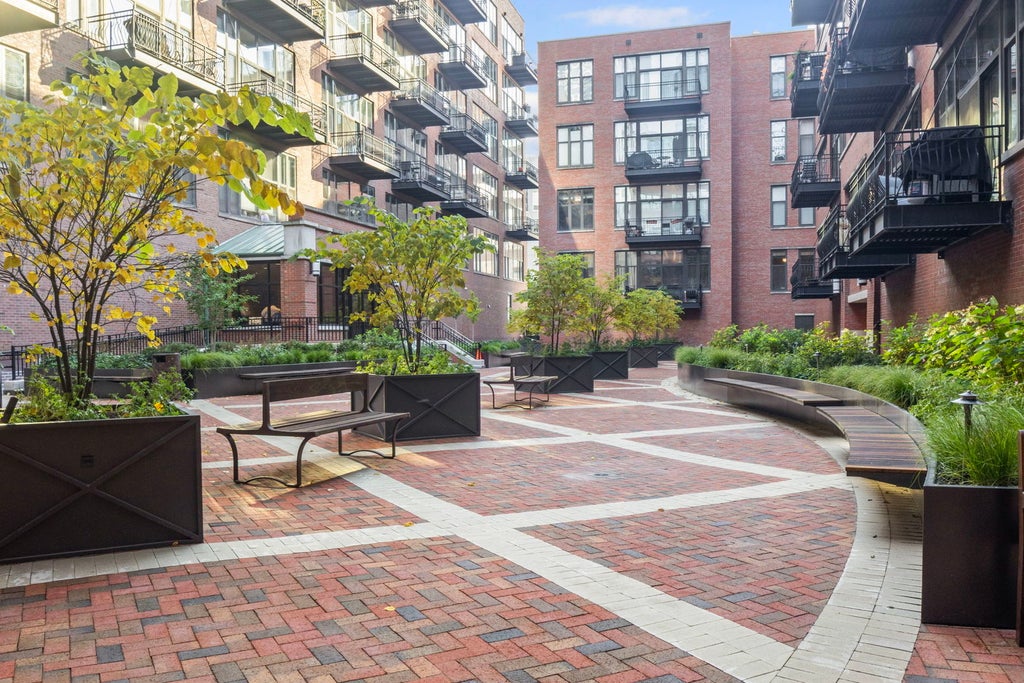 333 West Hubbard Street 502, Chicago, 60654