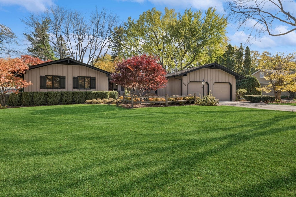 333 North Alfred Avenue, Elgin