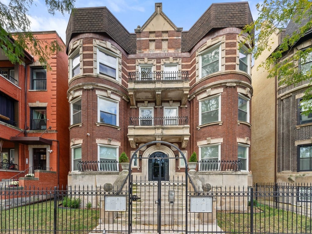 4520 South King Drive 4b, Chicago, 60653