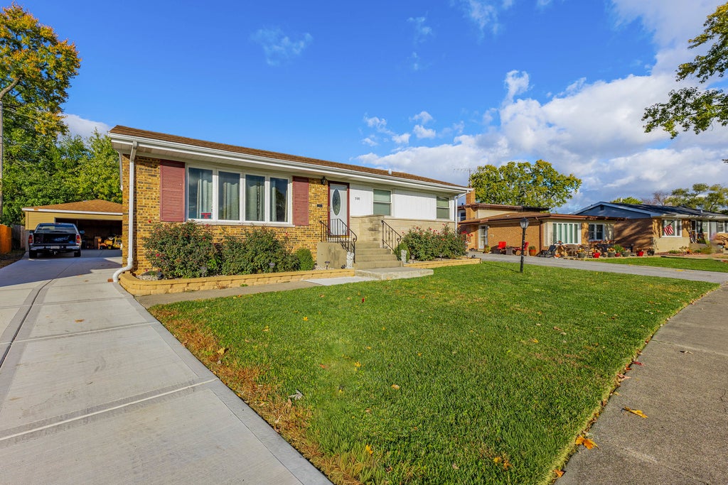 500 Grosvenor Place, Chicago Heights