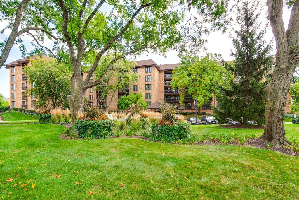 1671 Mission Hills Road 302, Northbrook, 60062