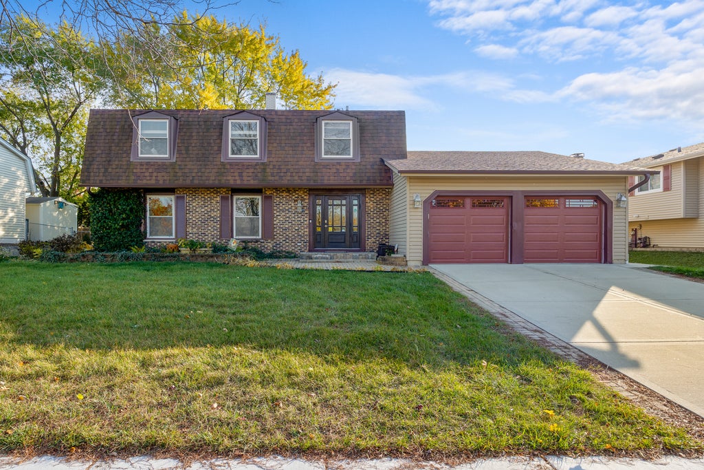 1567 California Street, Elk Grove Village