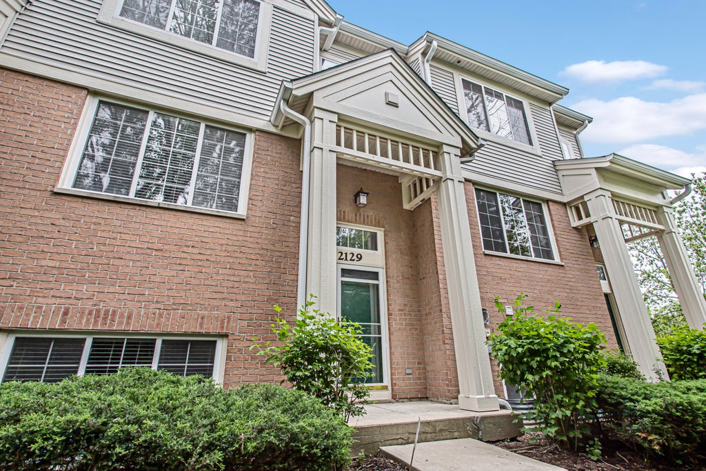 2129 West Concord Lane, Addison